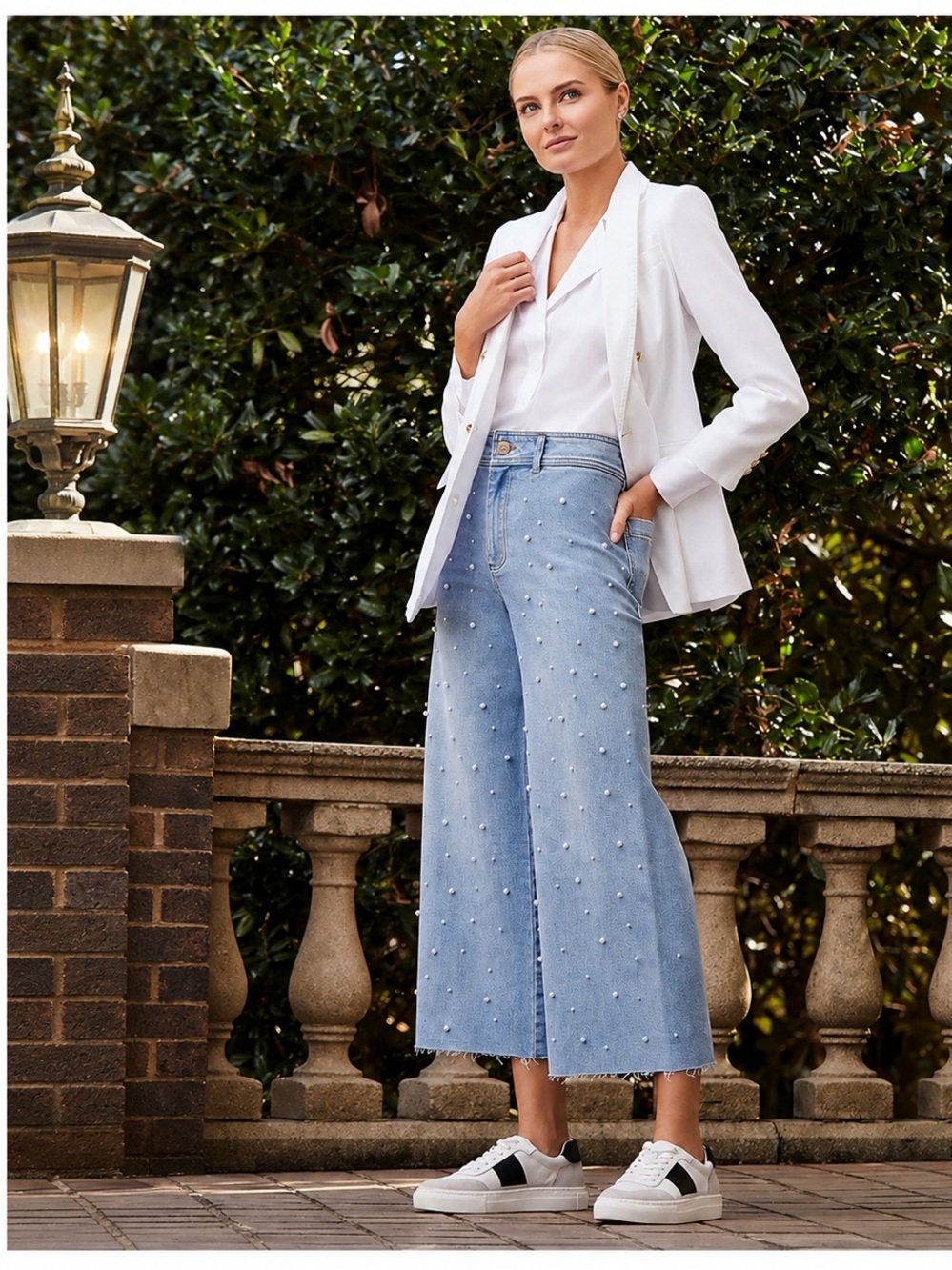 Antonio Melani Alexandra Pearl Embellished Wide Leg Crop Denim Jeans Raw Hem 10